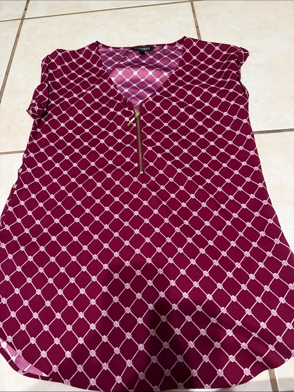 Express Burgundy Chain-Print Zip Neck Short Sleeve Blouse